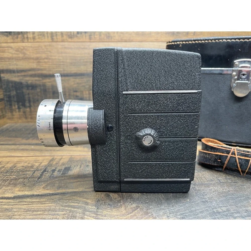Bell‎ & Howell Electric Eye 8mm Movie Camera Made USA Serial AY-22477 Case VTG
